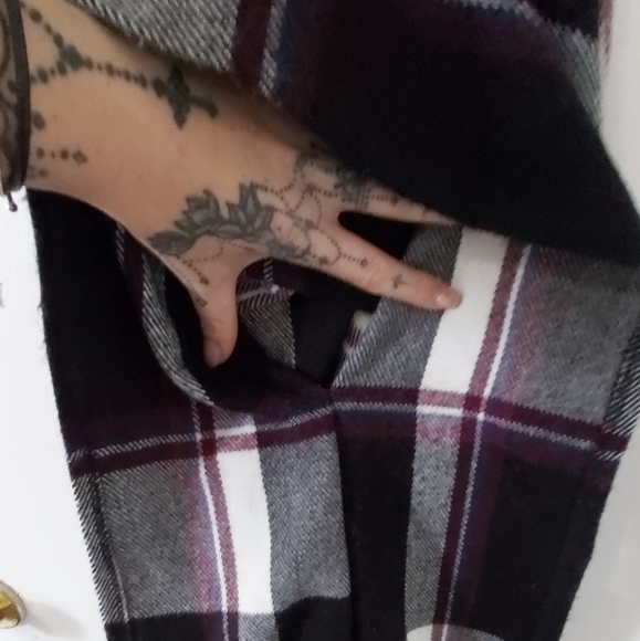 Hollister poncho - Picture 4 of 4